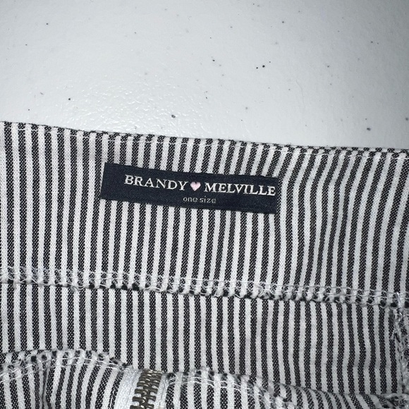 Brandy Melville Skirt - Picture 4 of 8